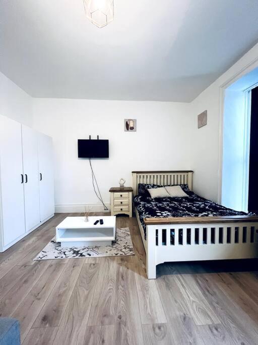 One Bedroom Close To Hyde Park #01 London Exterior foto